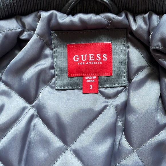 Guess - Picture 4 of 6